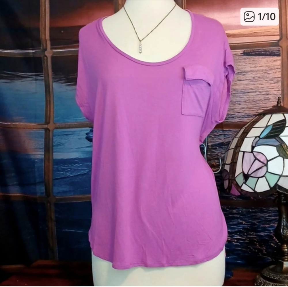 9-Piece Clothing and Accessories Bundle - Picture 6 of 10